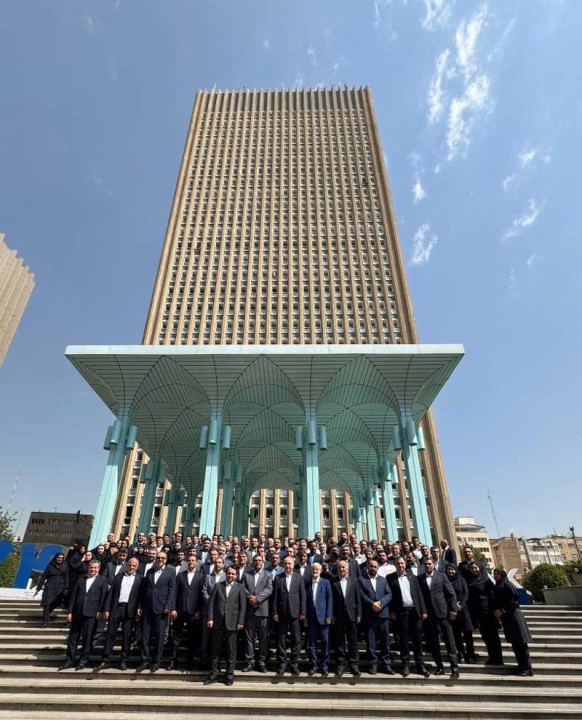 آیین بزرگداشت آغاز 74مین سال فعالیت بانک صادرات ایران برگزار شد آیین بزرگداشت آغاز 74مین سال فعالیت بانک صادرات ایران برگزار شد